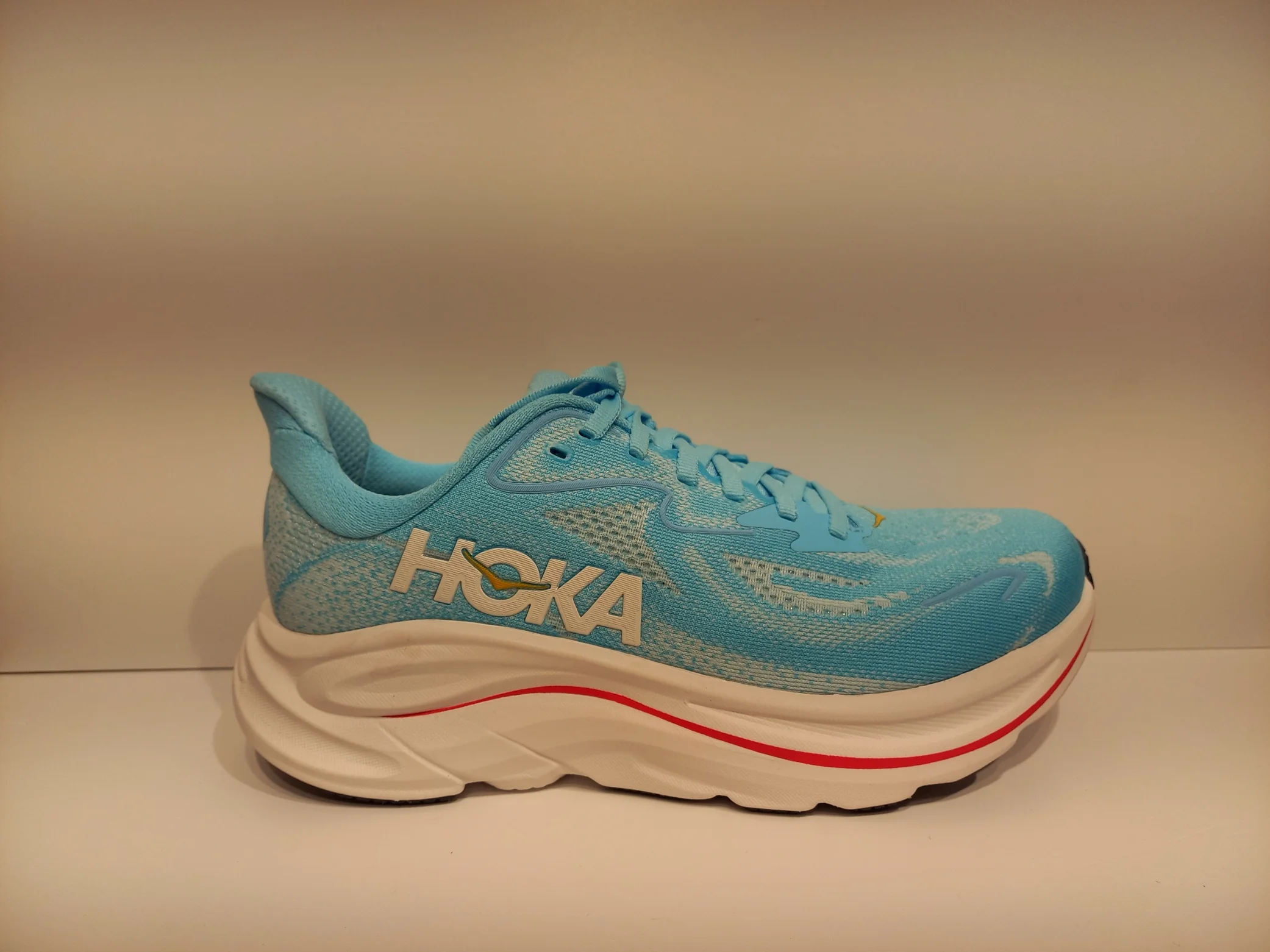 HOKA Clifton 10